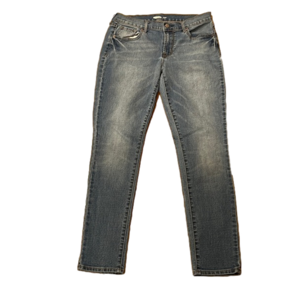 OLD Navy women’s original skinny blue jeans size 8 .